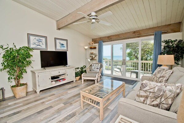 Smart TV, DVD player - Coral Shores #22, Oceanfront Condo in Pine Knoll Shores, NC! (Pine Knoll Shores)