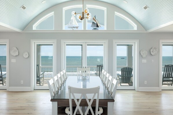 Dining - The Atlantis, Oceanfront House in Emerald Isle, NC! (Emerald Isle)