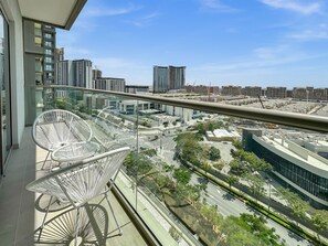 Elite Apartment | Balcony view - Luxury StayCation - Elegant Apartment With Balcony and Large Pool (Dubai)