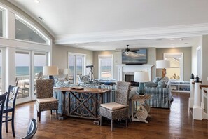 TV, peis, bordtennis og stereoanlegg