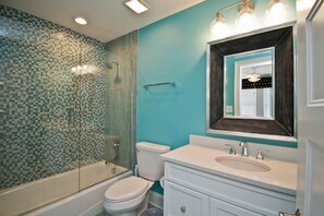 Hair dryer, towels - The Nautilus, Oceanfront house in Emerald Isle, NC! (Emerald Isle)
