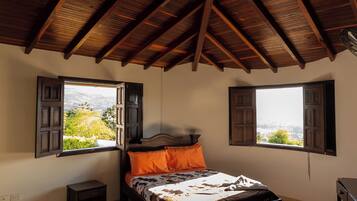 4 bedrooms, WiFi, bed sheets