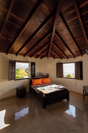 4 habitaciones, wifi y ropa de cama 