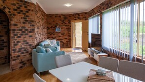 Interior - Beachview 2 - Scenic Drive 33 (Bermagui)