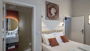 Minibar, soundproofing, free WiFi