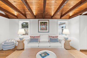 Smart TV - Screened porch overlooking marsh, spacious yard, patio, fire pit, and Close to Beach (Eastham)