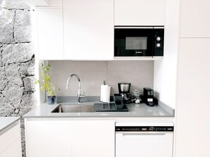 Microwave, oven, stovetop, dishwasher