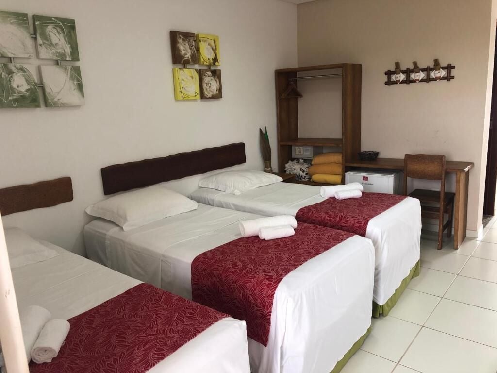 Quarto triplo Solteiro | Free WiFi