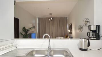 Apartamento conforto | Cozinha privada | Geladeira, micro-ondas, fogão, lava-louças