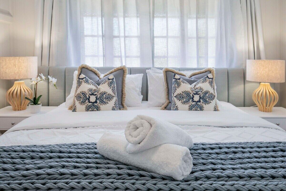 4 bedrooms, iron/ironing board, free WiFi, bed sheets