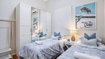 4 bedrooms, iron/ironing board, free WiFi, bed sheets