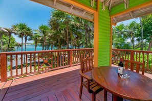 屋外ダイニングエリア