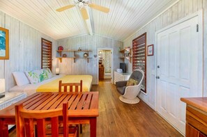 1 bedroom, in-room safe, free WiFi, bed sheets