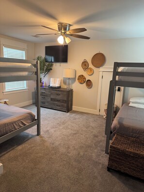 3 bedrooms, in-room safe, iron/ironing board, free WiFi