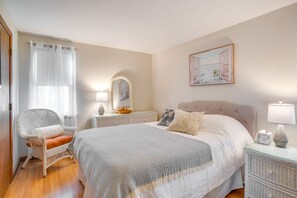 3 Schlafzimmer, Schreibtisch, Bügeleisen/Bügelbrett, Reisekinderbett