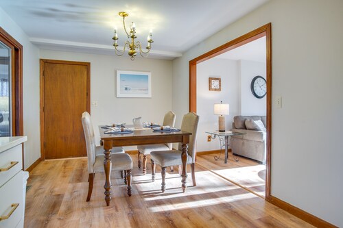 Golf & Unwind: Family Home 2 Mi to Covell’s Beach!