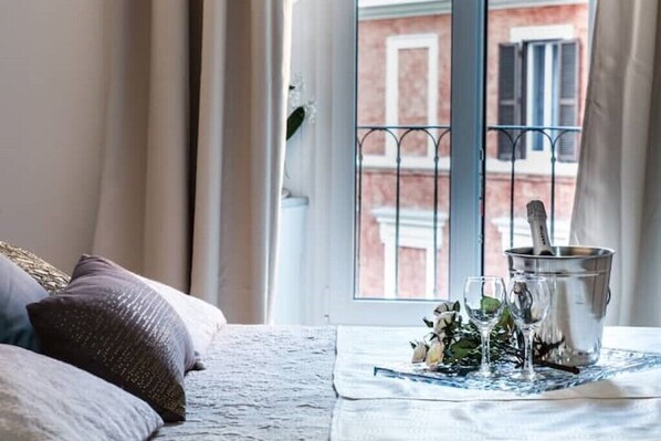 1 bedroom, iron/ironing board, travel cot, WiFi - Domus Cavour nel Centro di Roma a due Passi dal Colosseo (Roma)