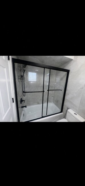 Whirlpool, Haartrockner, Bidet, Handtücher