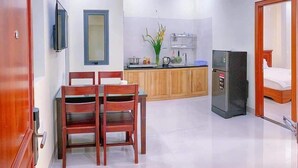 Deluxe Apartment | In-room dining