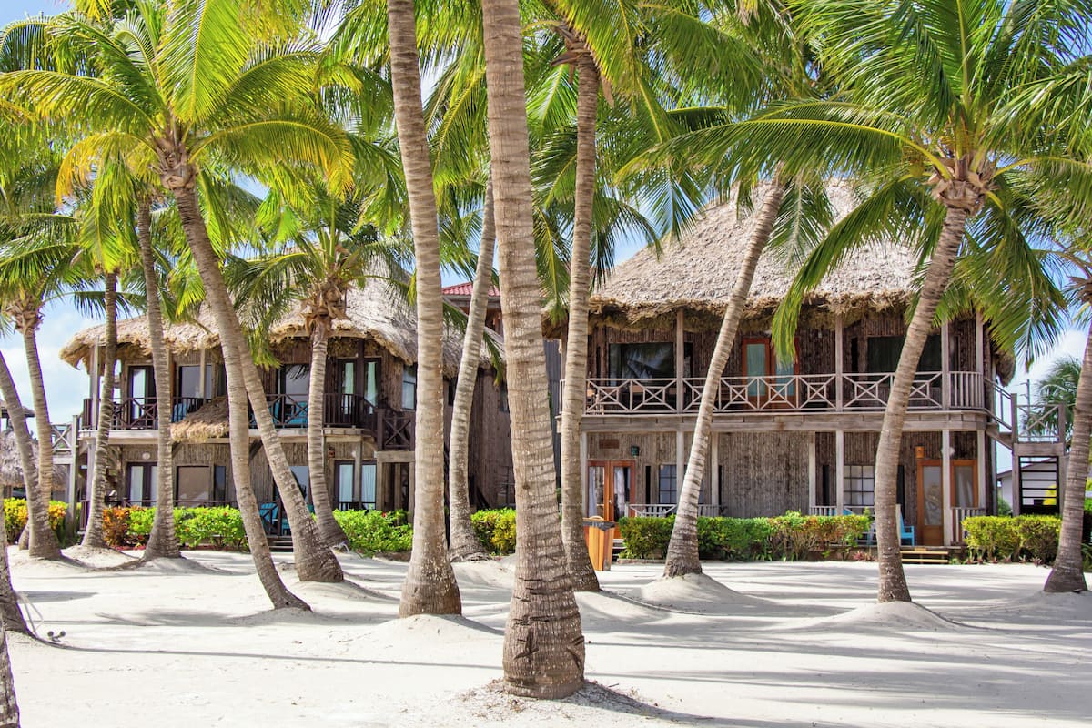 华丽公寓式客房, 独立浴室, 海滩景观 (Beach Front 1st Floor) | 1 多间卧室、客房内保险箱、特色装修、特色家居