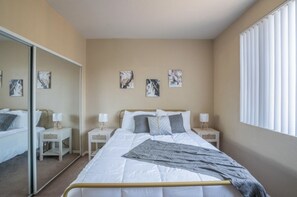2 bedrooms, iron/ironing board, free WiFi, bed sheets