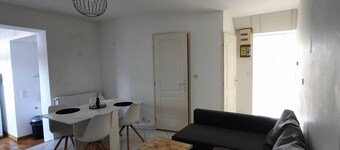 "plain-pied Charmant 56m²: Prox. Centre-ville, Cuisine Équipée - Idéal 7 Pers."