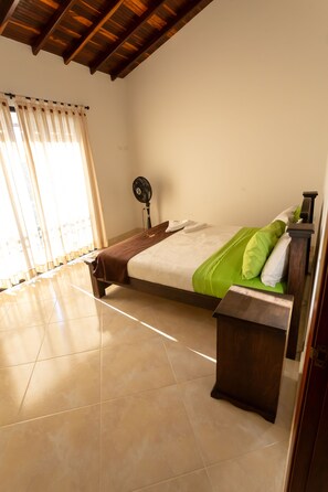3 bedrooms, travel cot, free WiFi, bed sheets