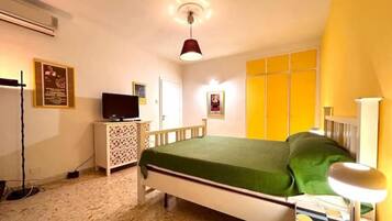 1 Schlafzimmer, Reisekinderbett, kostenloses WLAN, Bettwäsche