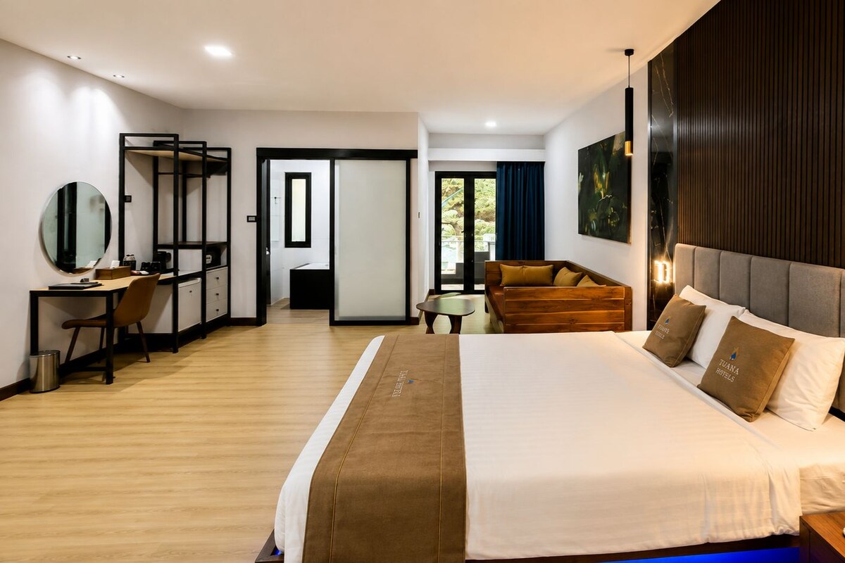 Deluxe Room, Garden Area | Egyptian cotton sheets, premium bedding, cribs (free), WiFi (free)