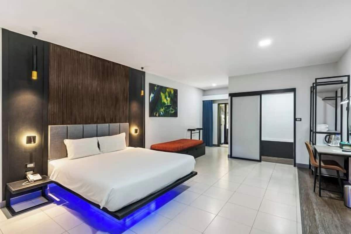 Free cots/infant beds, free WiFi, bed sheets