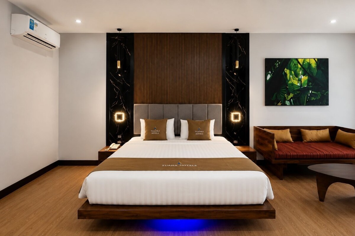 Deluxe Room | Egyptian cotton sheets, premium bedding, cribs (free), WiFi (free)