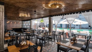 Desayuno buffet diario (THB 150 por persona)