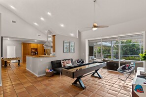 Game room - Cozy IMG Getaway! Heated Pool, Spa, Game Room! (Bradenton)