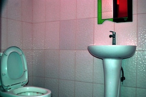 Familienzimmer | Toilettensitzerhöhung