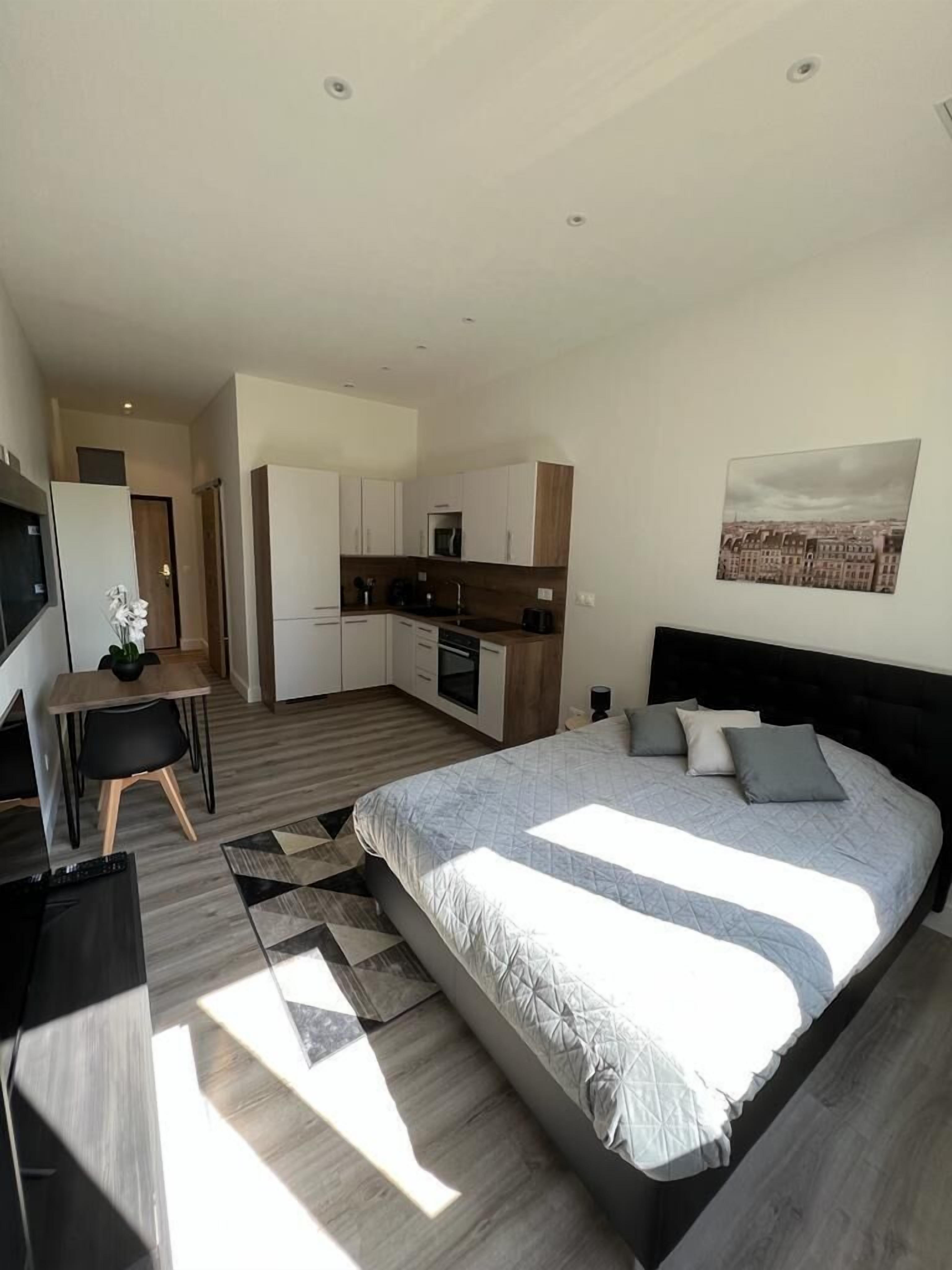 1 chambre, fer et planche à repasser, Wi-Fi, draps fournis