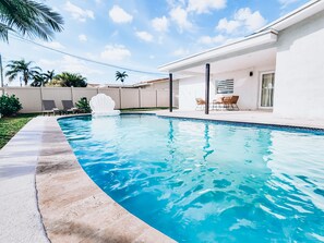 Outdoor pool, a heated pool
