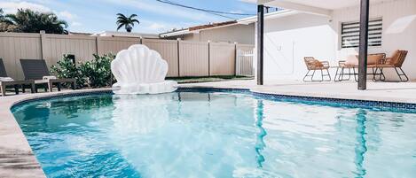 Outdoor pool, a heated pool