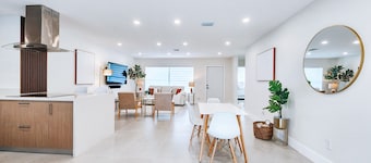 Lux Family Oasis with Heated Private Pool, King Bed & HD TVs