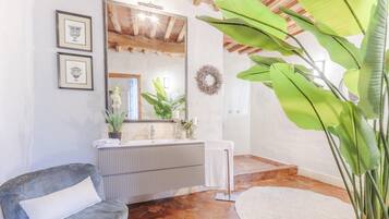 House | 6 bedrooms