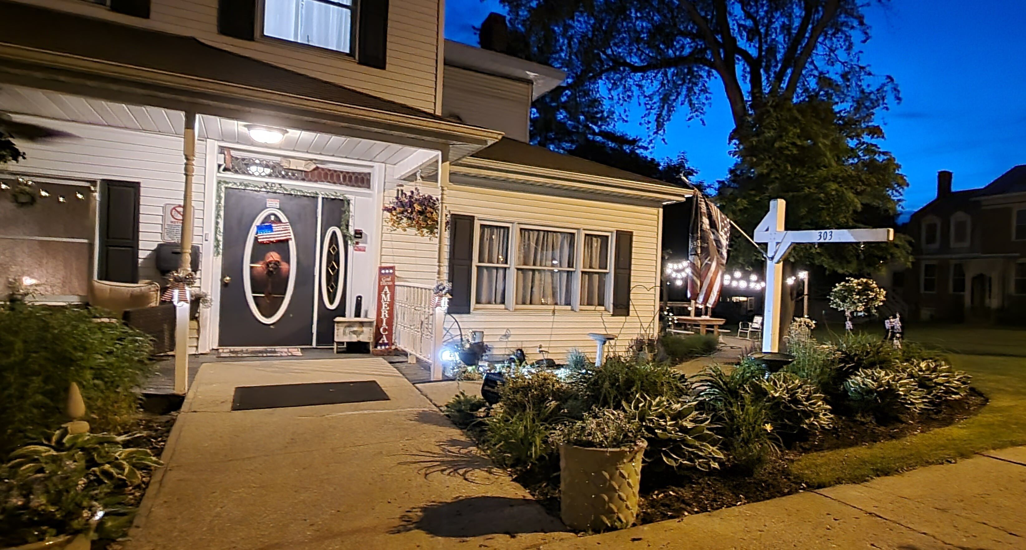 The Fry Guest House Bed & Breakfast Welcomes You !