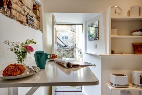 The Dovecote | Woodstock Holiday Let | 1 Bed & Sleeps 2