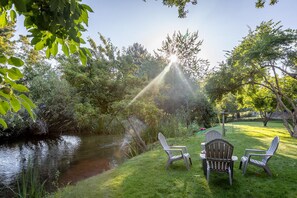 Property grounds - Logger Creek Walkout~ Waterfront Getaway (Boise)
