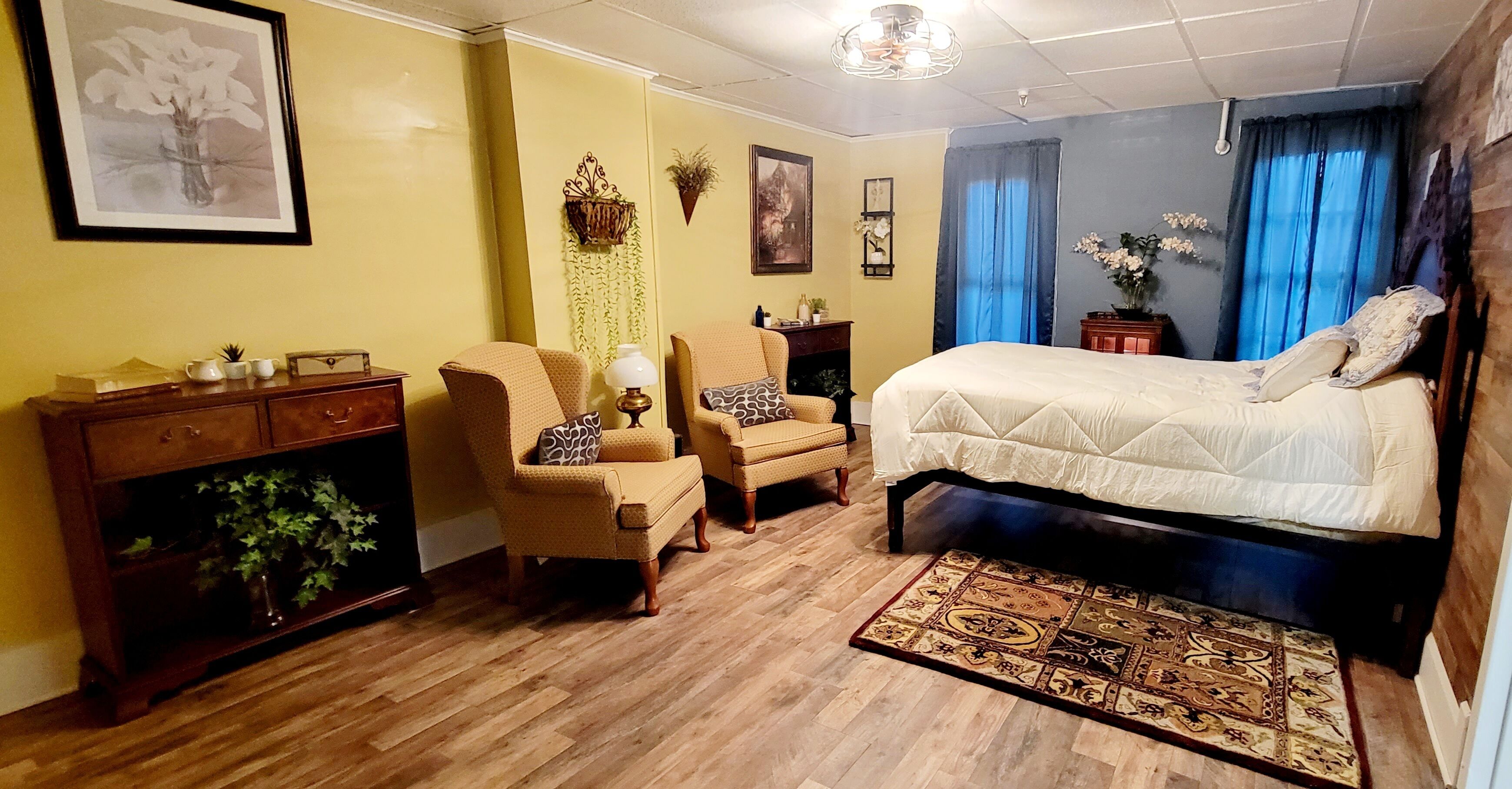 The Fry Guest House Bed & Breakfast Welcomes You !