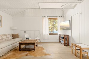 TV, fireplace - Lakefront Winter View Stunner + Firepit+ Games (Big Bear Lake)