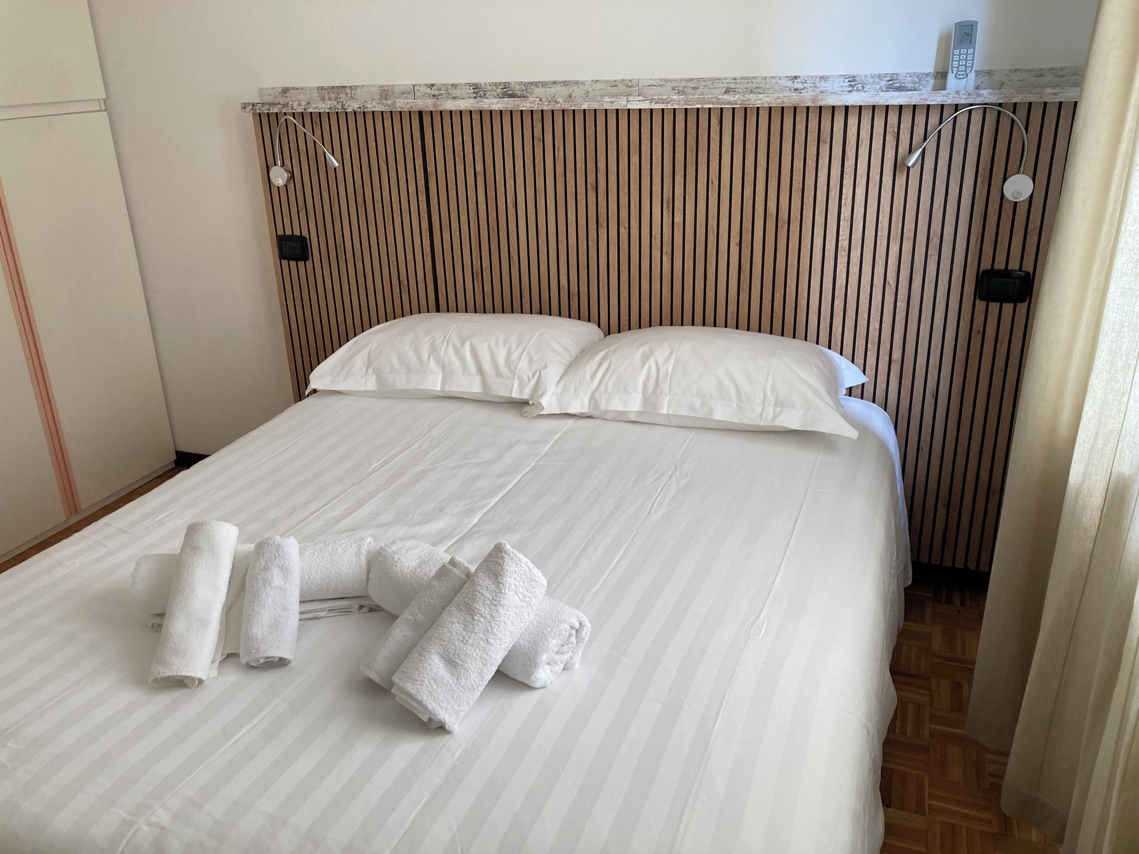 3 chambres, fer et planche à repasser, Wi-Fi gratuit, draps fournis