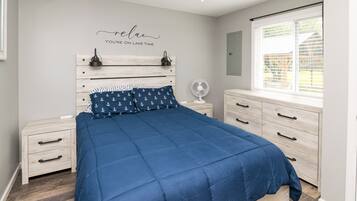 3 bedrooms, iron/ironing board, free WiFi, bed sheets
