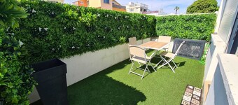 Charmant Appart.t3 de 45m2 en rez de Jardin à Deux Minutes à Pied de la Plage !