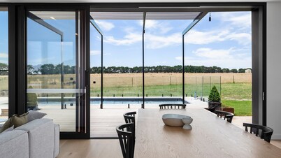 Curlewis Farm - Picturesque landscape with Swimming Pool.