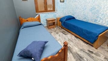 2 sovrum, skrivbord, strykjärn/strykbräda och wi-fi