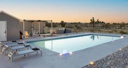 Casa Dorado: Modern Desert Oasis w/ Pool, Spa on 5 Acres + Views - Sleeps 15!
